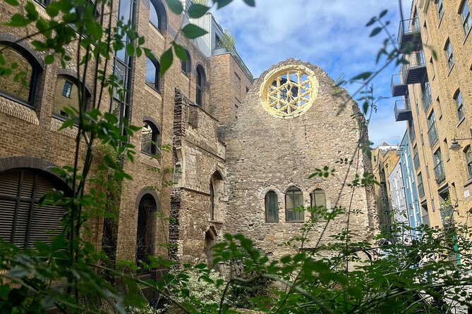 London Witches and History Walking Tour - Southwark Cathedral sets the mood