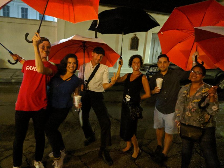 Louisiana: Adults-Only Small-Group Ghost & Vampire Tour - Starting at The Voodoo Lounge with a hurricane