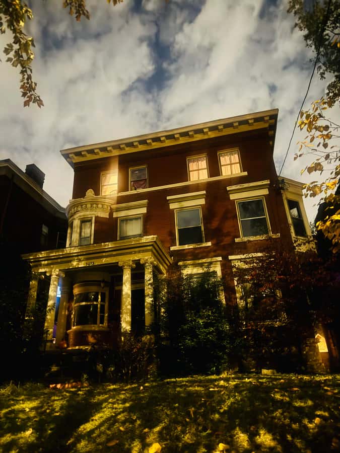 Louisville: Old Louisville Walking Ghost Tour - The James Carroll murder house and the case for ghost stories