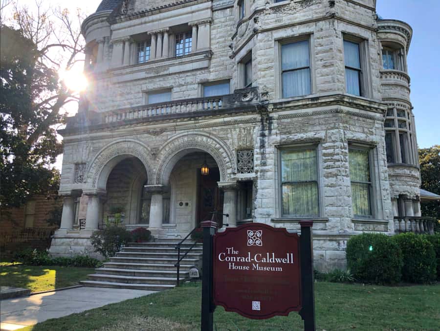 Louisville: Old Louisville Walking Ghost Tour - How the $25 price holds up