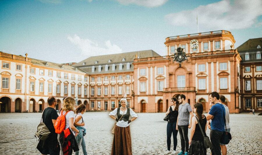 Mannheim, guided costume tour: Hangmen, Witches, Huguenots - Key points to know before you book