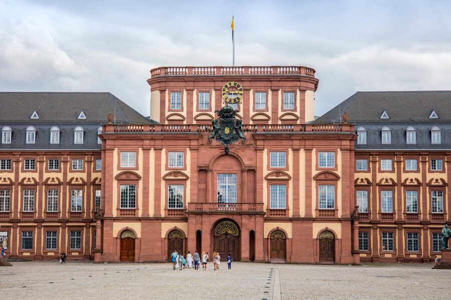 Mannheim, guided costume tour: Hangmen, Witches, Huguenots - What blood judgment reveals about old law