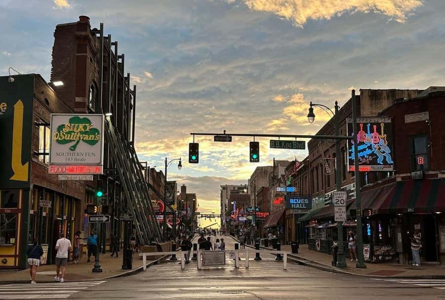 Memphis: 90-minute Haunted Walking Tour - The Orpheum Theater and Mary’s long afterlife