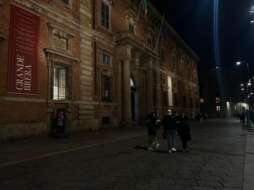 Milan: Ghosts, Mysteries, and Secrets Guided Walking Tour - Sarah’s storytelling is the main value
