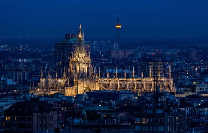 Milan: Myths, Legends, and Witches Dark Side Walking Tour - Piazza della Vetra and Milan’s troubled past