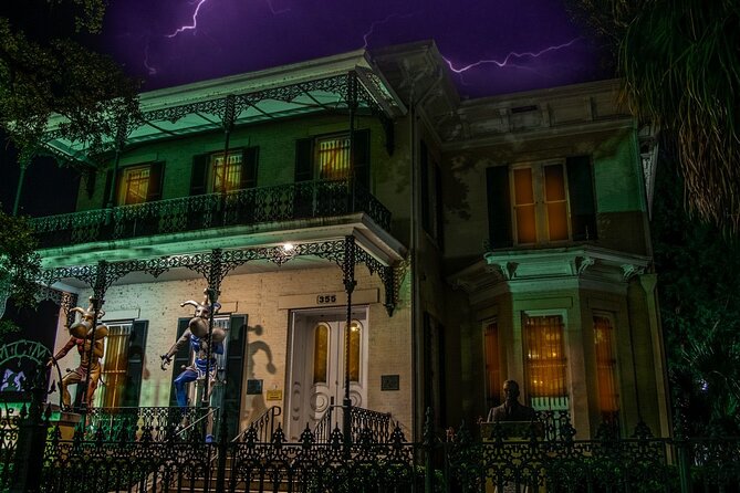 Mobile Ghost Tours: Murder, Mayhem, & Malice - Bienville Square: a calm start with an uneasy edge