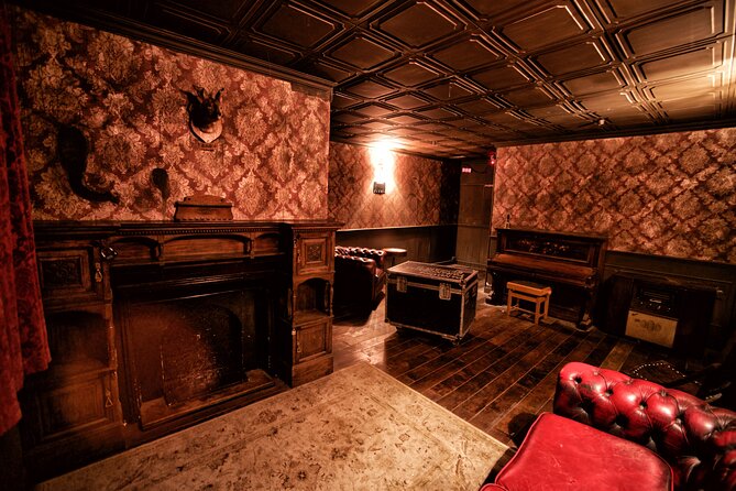 moviESCAPE Stockport Haunted House II Demon's Curse Escape Room - The darkness, sound, and flashing lights