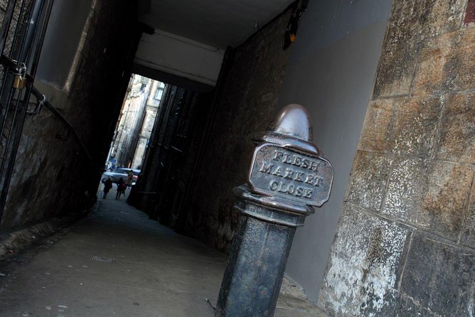 Multi-Sensory Haunted Underground Vaults Tour in Edinburgh - Real history, ghost lore, and a little theatrical cheese