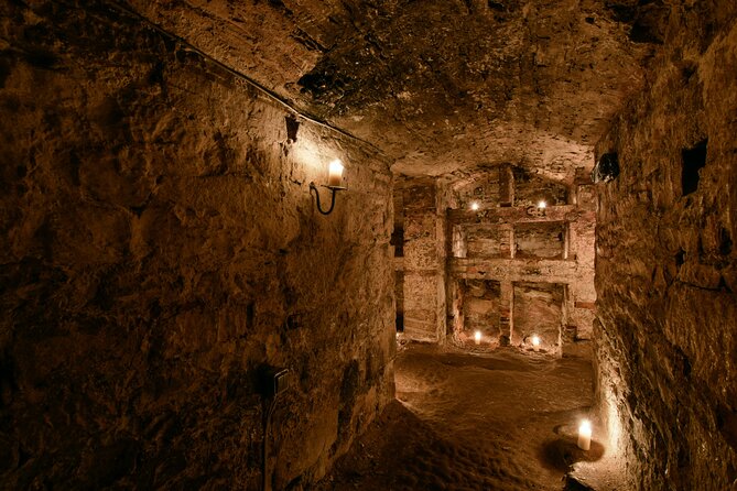 Multi-Sensory Night Walking Tour with Haunted Vaults in Edinburgh - The Royal Mile, where history turns sinister
