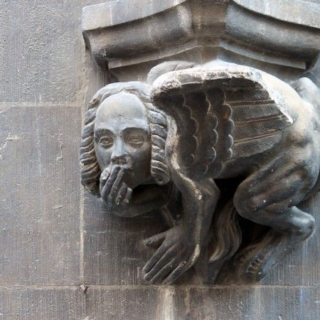 Munich: Spooky Tour of Old Town in German - Weather, walking, and accessibility