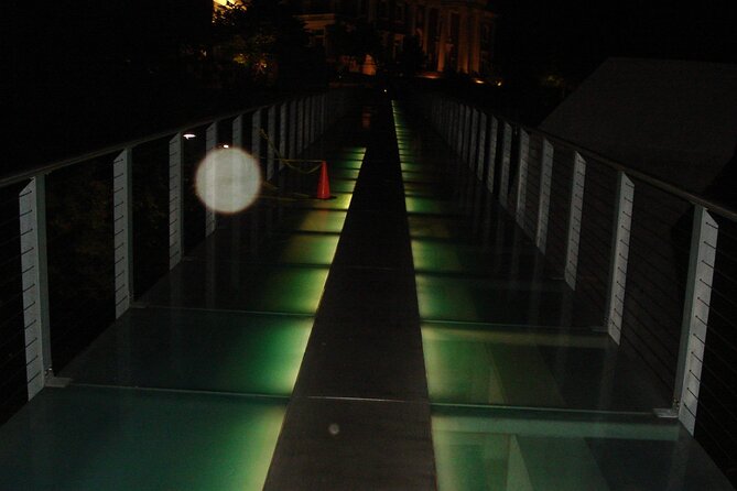 Murder & Mayhem Haunted History Walking Tour - A guide makes or breaks the evening
