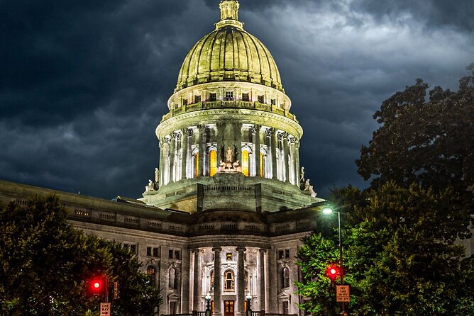 Murmurs of Mourning & Murder: Madison Ghost Tour - Meeting your guide outside the Children’s Museum
