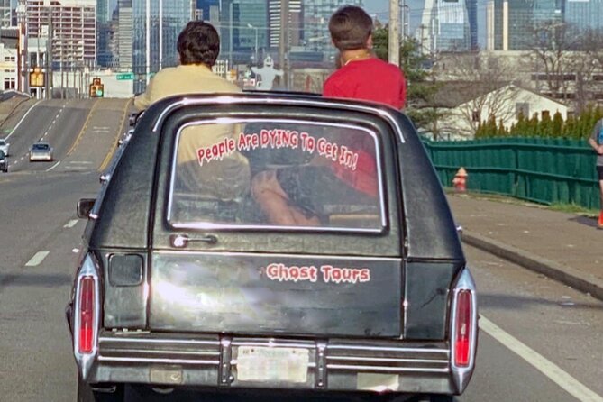 Nashville Haunted Hearse Ghost Tour 1 Hour Shared - Riding Nashville in an open-air hearse