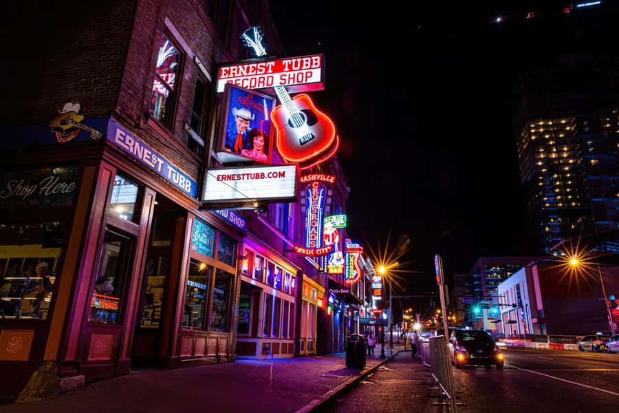Nashville: Music City Ghosts & Hauntings Guided Walking Tour - Why Nashville Feels Spookier After Sunset