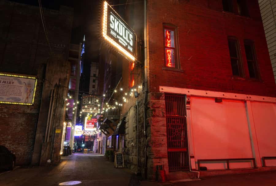 Nashville: Music City Ghosts & Hauntings Guided Walking Tour - Starting Outside Skull’s Rainbow Room in Printer’s Alley