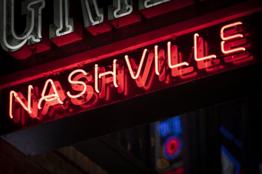 Nashville: Seeking Spirits Haunted Pub Crawl - A ghost walk with a drink in hand