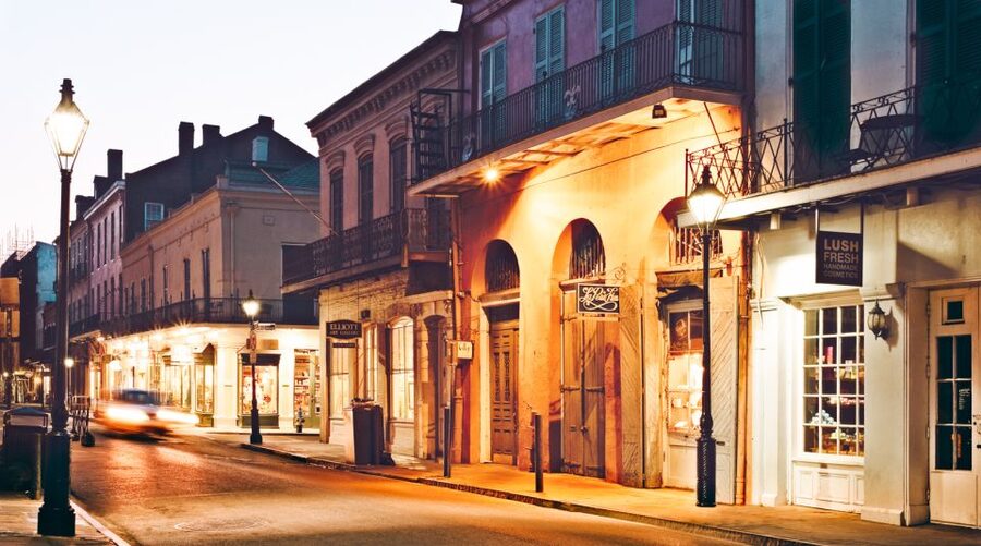 New Orleans: 2-Hour Ghosts & Vampires Walking Tour - An 87-minute walk with room for a bar stop
