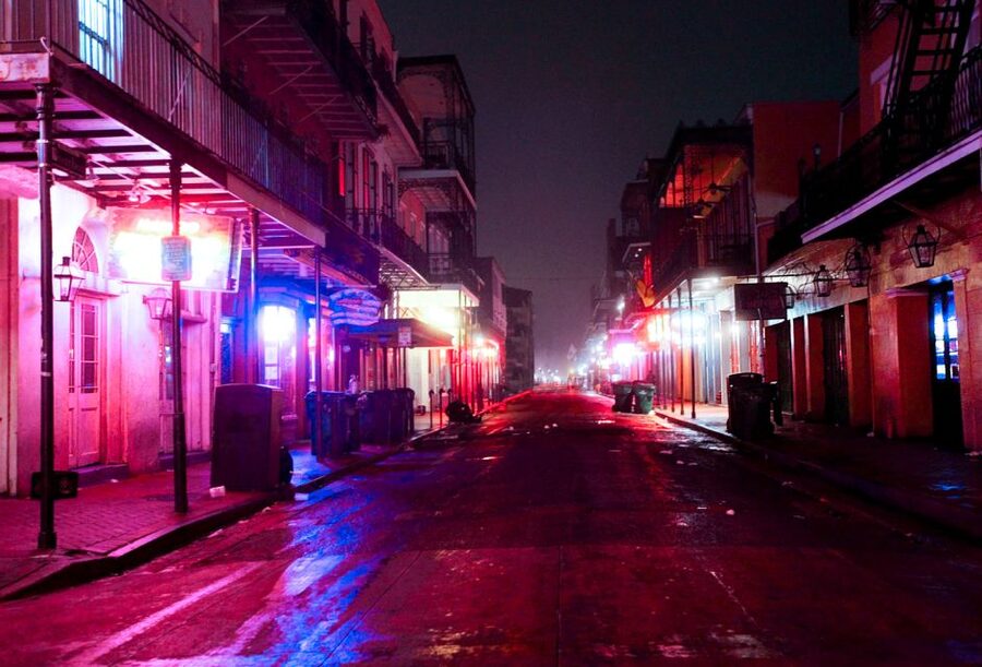 New Orleans: 2-Hour Ghosts & Vampires Walking Tour - Group size, atmosphere, and the right audience