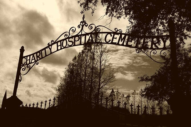 New Orleans Cemetery and Paranormal Investigation Bus Tour - What the two-hour ride is really like