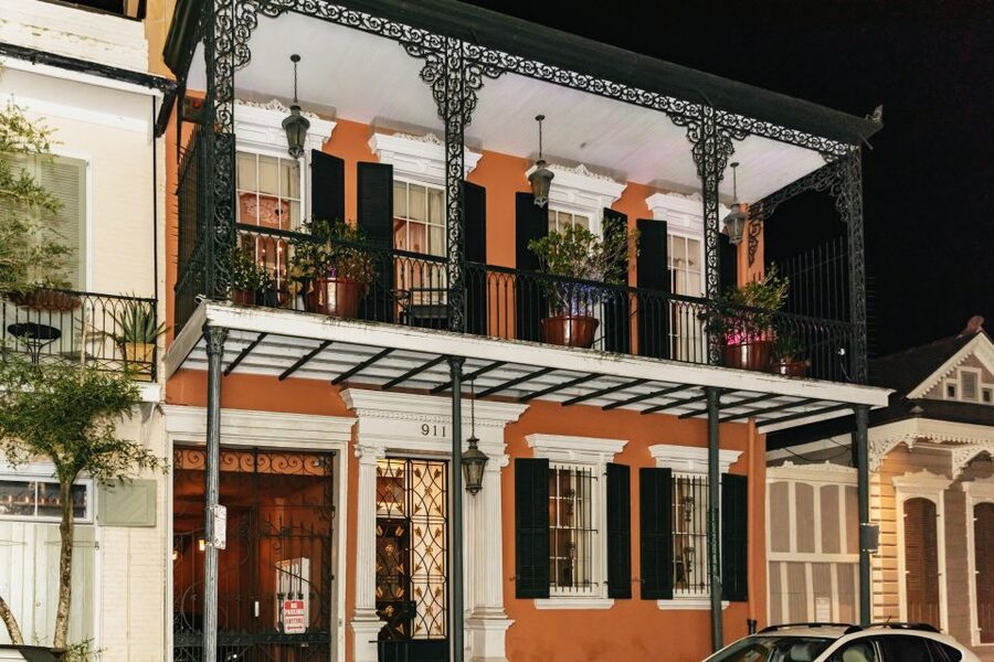 New Orleans: French Quarter Ghost Tour with Interior Visit - What the guides do well