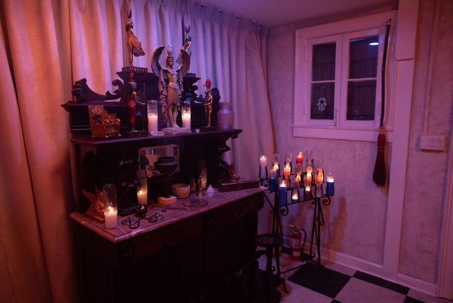 New Orleans: French Quarter, Witches, Voodoo, & Ghost Tour - LaLaurie Mansion and the evening’s darkest story