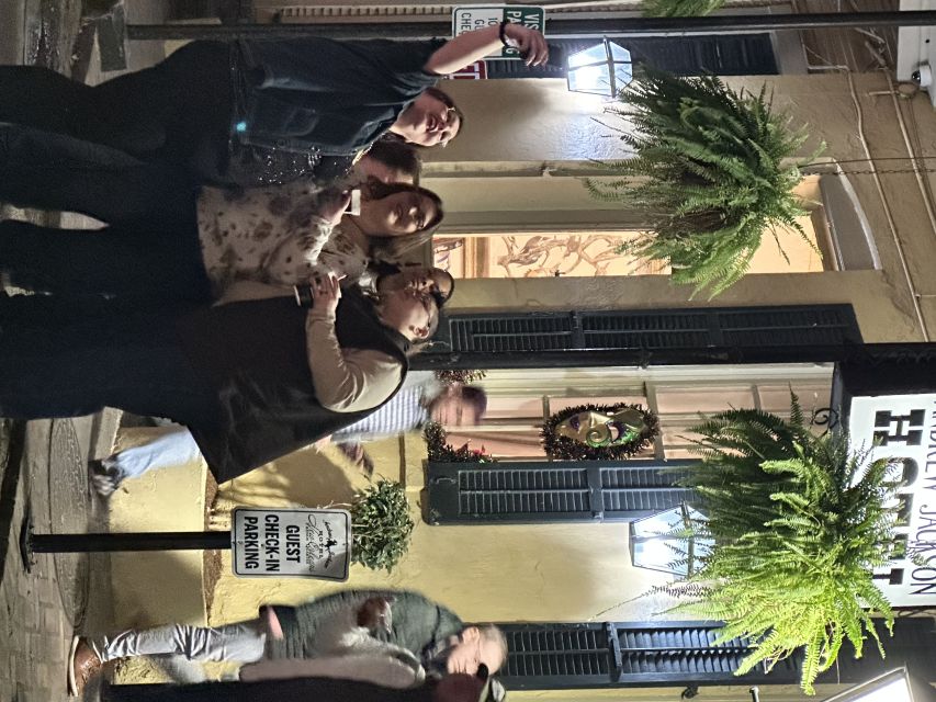 New Orleans: Ghost and Haunted Pub Crawl Tour with Free Shot - Price, drink value, and evening planning