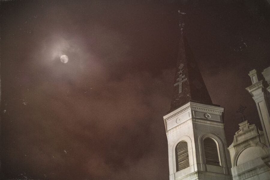 New Orleans: Ghost, Crime, Voodoo, and Vampires Guided Tour - A dark walk through New Orleans
