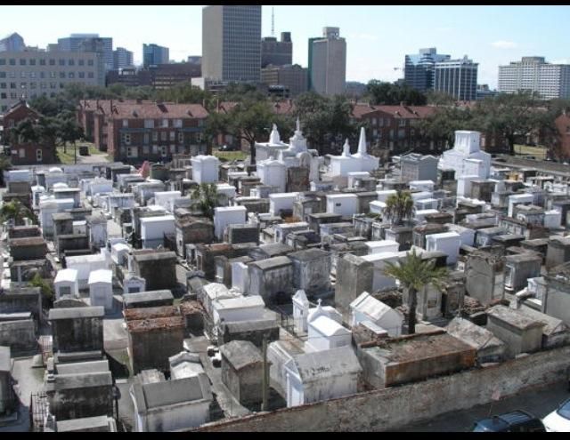New Orleans Haunted Excursion Walking Tour - Vampire stories, ghost reports, and darker events