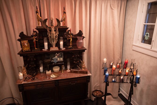 New Orleans Spirits & Spells: Witchcraft, Voodoo, and Ghost Tour - The Lalaurie Mansion and a notorious New Orleans story