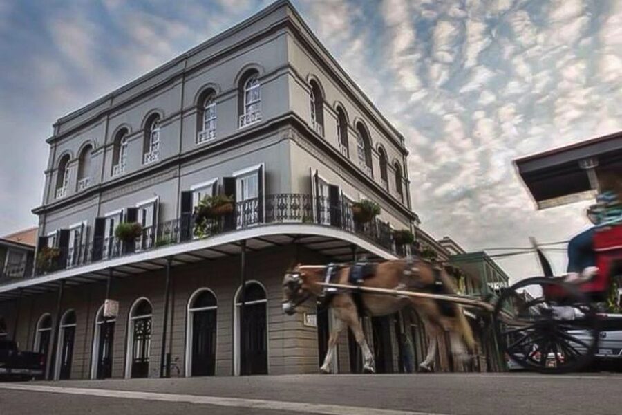 New Orleans: Voodoo, Mystery and Paranormal Tour - Optional drinks and the social side of the walk