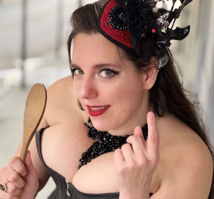 New Orleans: Wicked History Walking Tour with a Local Witch - Why the French Quarter works so well for dark stories
