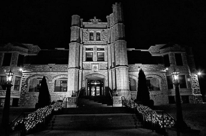 Night Ghost Tour of Pythian Castle in Springfield Missouri - The guide is central to the value