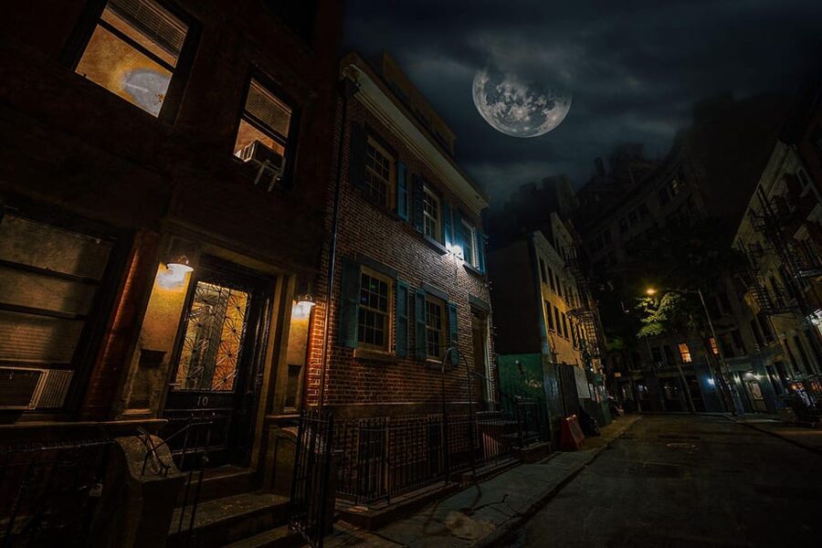 NYC: Boos & Booze Haunted Pub Crawl - What the $30 price really covers