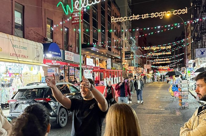 NYC Dark History Walking Tour: Ghosts, Murders, and Mafia - Chinatown, the tong wars, and Doyers Street