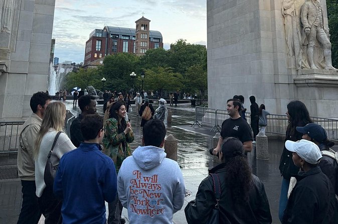 NYC Dark History Walking Tour: Ghosts, Murders, and Mafia - Why the trivia and prizes matter