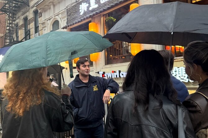 NYC Dark History Walking Tour: Ghosts, Murders, and Mafia - Guides, group size, and the feel of the walk