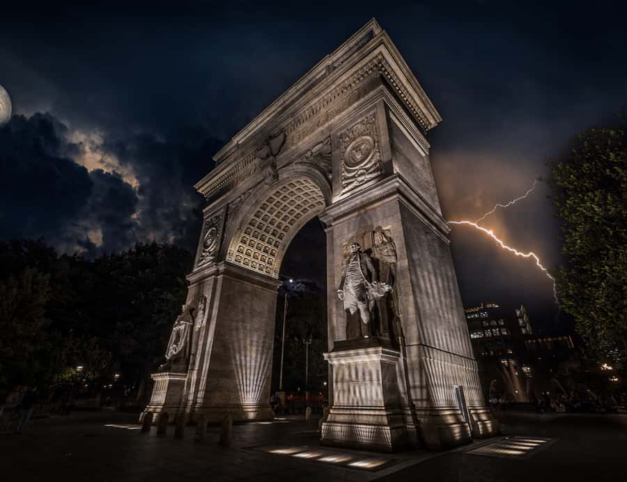 NYC: Ghosts & Ghouls of Greenwich Village Walking Tour - Key details of the Greenwich Village ghost walk