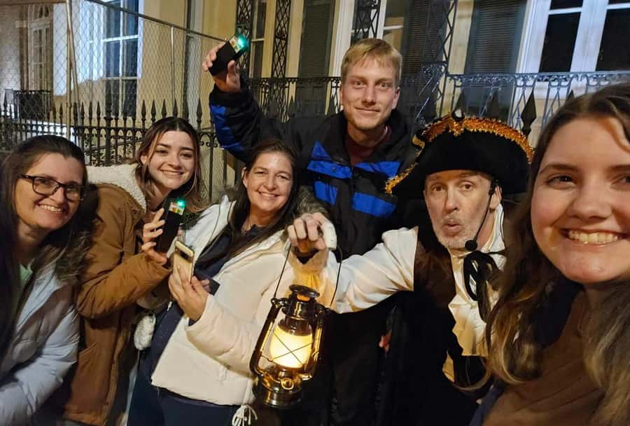 NYC: Ghosts & Ghouls of Greenwich Village Walking Tour - Mark Twain’s white suit and a haunted restaurant