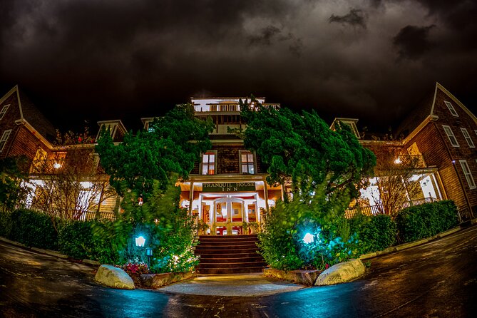 OBX Ghost Tours: Lighthouse Wraiths & Dune Shadows - Why Manteo makes a good ghost-tour setting