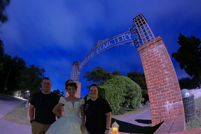 OBX Ghost Tours: Lighthouse Wraiths & Dune Shadows - Historic inns and the atmosphere around Roanoke Island