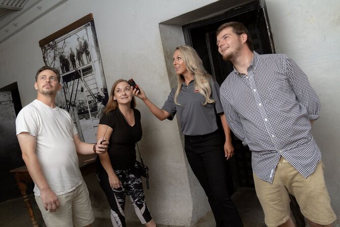 Old Jail After Dark Paranormal Experience - Inside the Old Jail after midnight