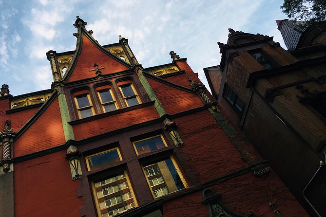 Old Louisville Ghost Tour as Recommended by The New York Times @ 4th and Ormsby - Why Old Louisville makes a strong ghost-tour setting