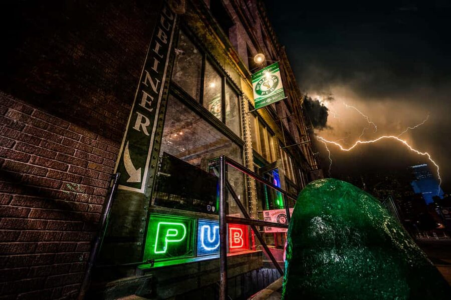 Omaha Ghost Tours: Otherworld Oblivion & Omens - The Dubliner Pub and Omaha after dark