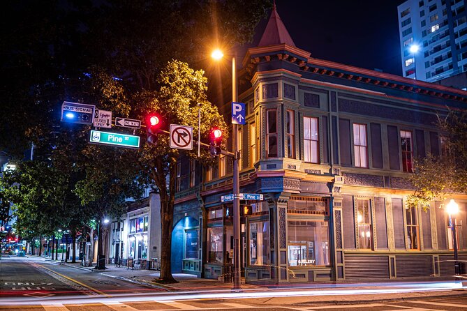 Orlando Haunts Boos and Booze Haunted Pub Crawl - Finishing at Cocktails & Screams