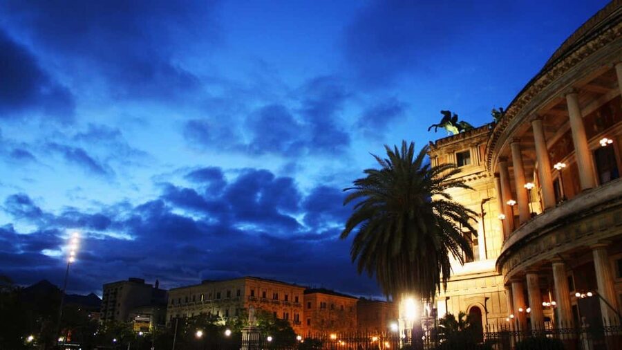 Palermo's Dark Shades: Ghost, Crime and Tasting Walking Tour - The Vucciria lanes and Palermo’s Mafia legends