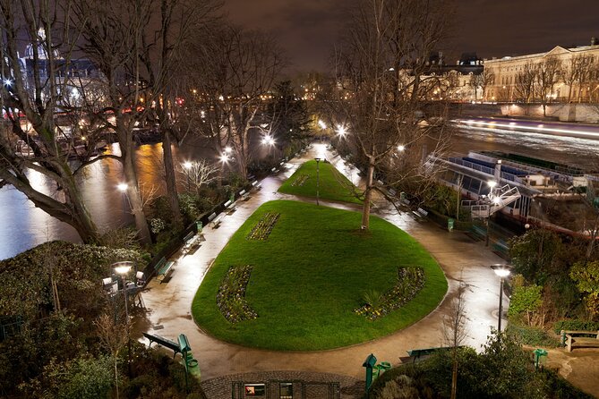 Paris by Night Walking Tour: Ghosts, Mysteries and Legends - Île de la Cité and the Palais de Justice