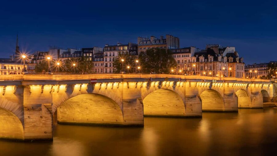 Paris: Ghosts and Dark Stories Guided Walking Tour - Who should choose this Paris ghost walk?