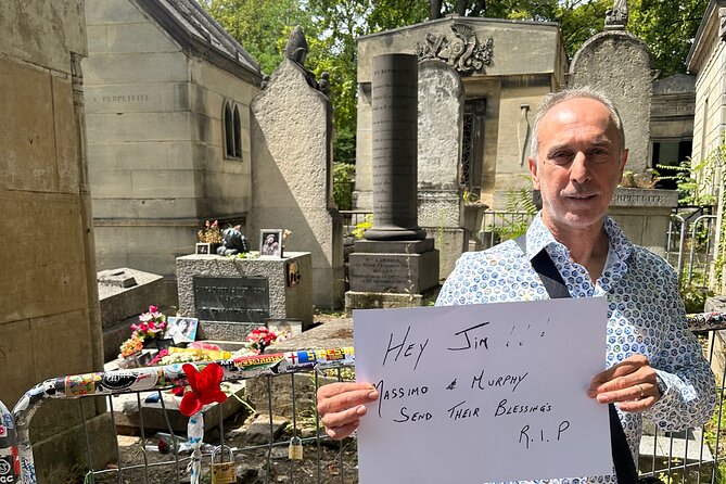 Père Lachaise's Cemetery Celebrities and Ghosts Mystery Tour - Why Père Lachaise works best with a guide