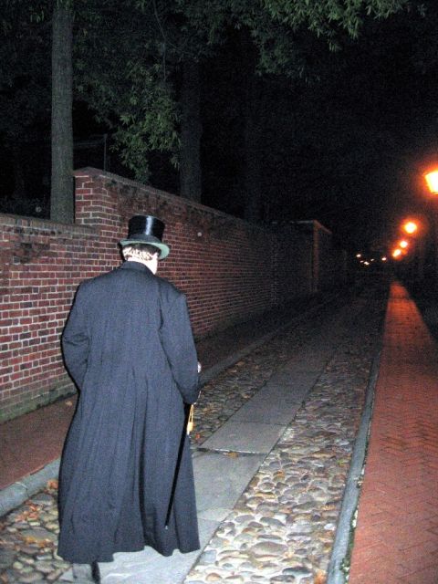 Philadelphia Ghost Tour by Candlelight - Why Philadelphia’s founding streets make a good ghost walk