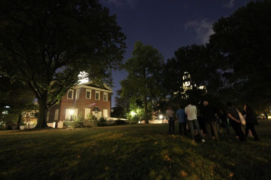 Philadelphia Ghost Tour by Candlelight - How the guides shape the evening